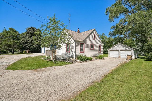 9207 39th AVENUE, Kenosha, WI 53142