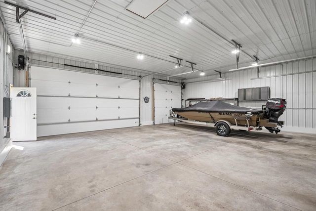 9207 39th AVENUE, Kenosha, WI 53142