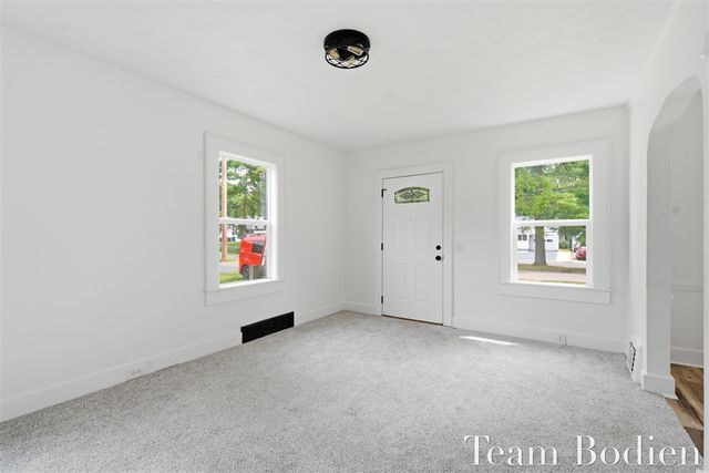 627 Pinehurst Boulevard, Kalamazoo, MI 49006