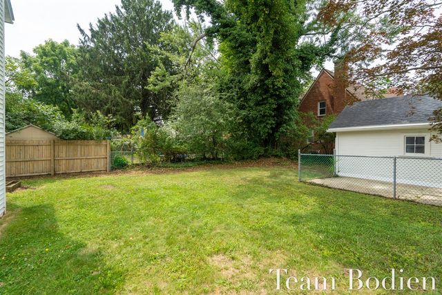 627 Pinehurst Boulevard, Kalamazoo, MI 49006