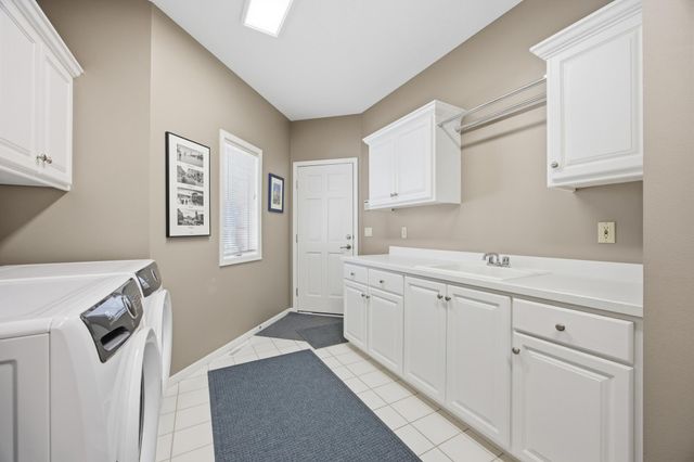 123 50th Avenue E, West Fargo, ND 58078