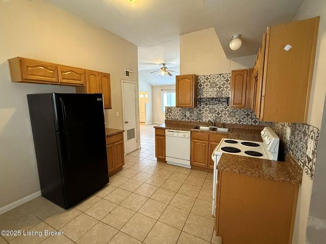 7300 Rainbow Dr, Louisville, KY 40272