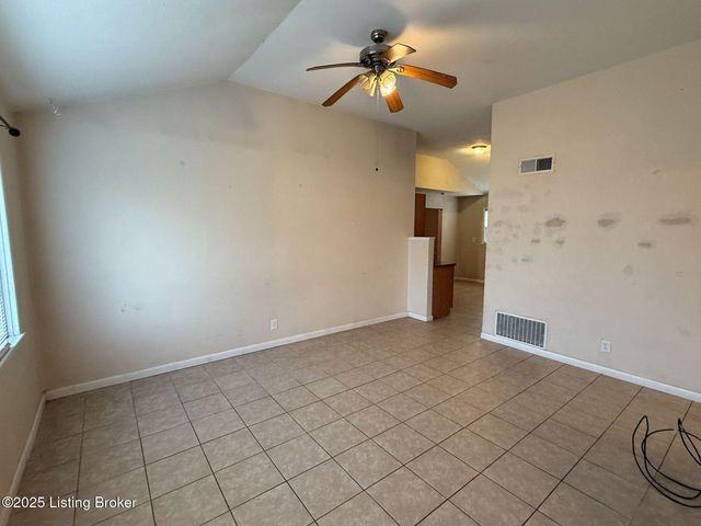 7300 Rainbow Dr, Louisville, KY 40272