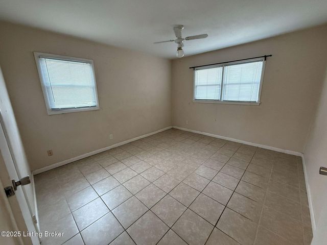 7300 Rainbow Dr, Louisville, KY 40272