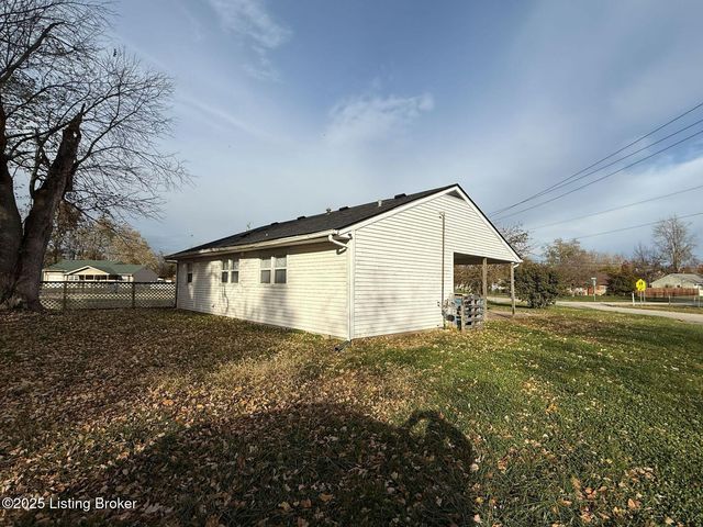 7300 Rainbow Dr, Louisville, KY 40272