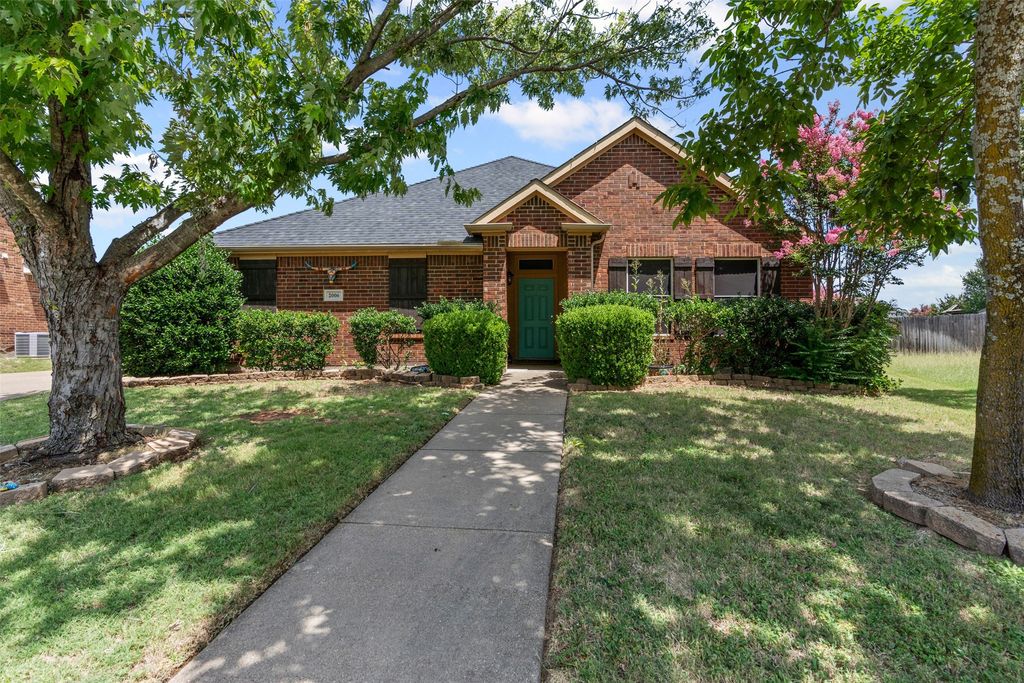 2006 Hunters Glen Court, Midlothian, TX 76065