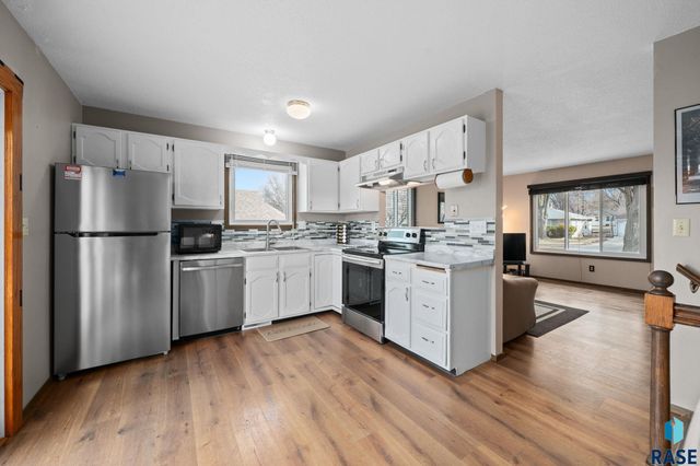 2427 S Center Ave Avenue, Sioux Falls, SD 57105