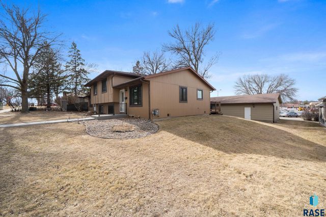 2427 S Center Ave Avenue, Sioux Falls, SD 57105