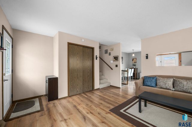 2427 S Center Ave Avenue, Sioux Falls, SD 57105