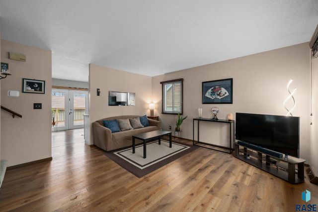 2427 S Center Ave Avenue, Sioux Falls, SD 57105