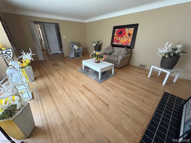 14960 Grandville Avenue, Detroit, MI 48223