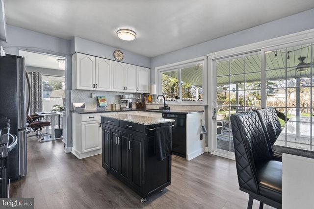 32 HARWOOD RD, Marlton, NJ 08053