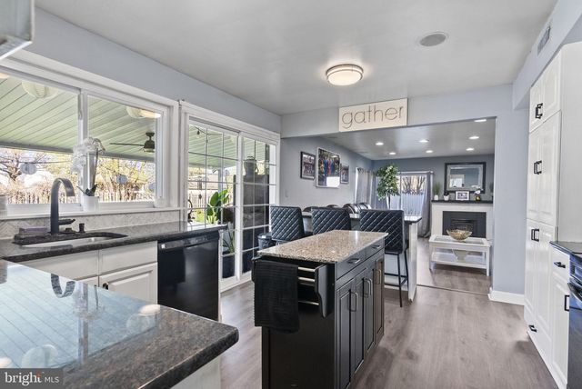 32 HARWOOD RD, Marlton, NJ 08053