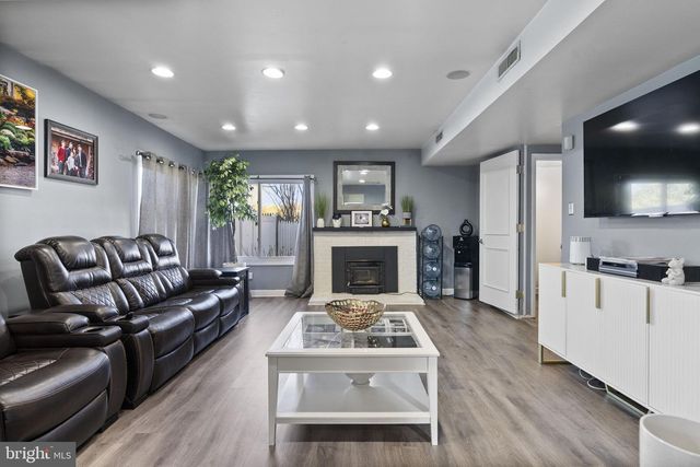 32 HARWOOD RD, Marlton, NJ 08053