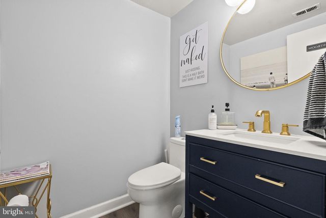 32 HARWOOD RD, Marlton, NJ 08053