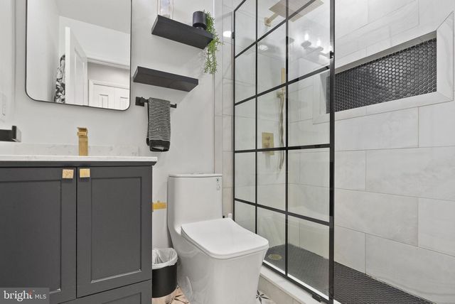 32 HARWOOD RD, Marlton, NJ 08053