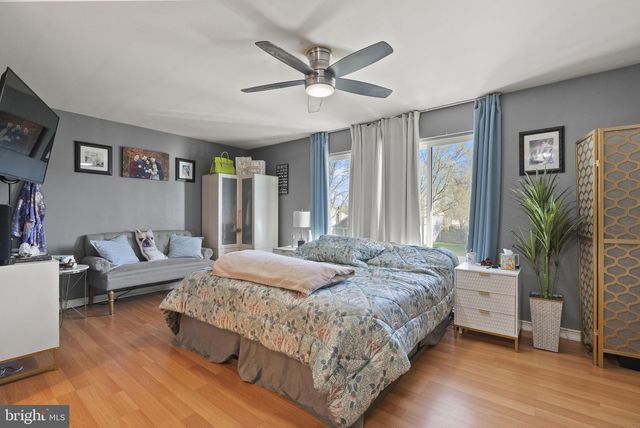 32 HARWOOD RD, Marlton, NJ 08053