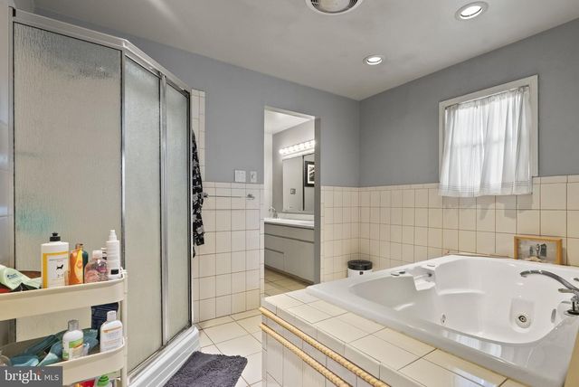 32 HARWOOD RD, Marlton, NJ 08053