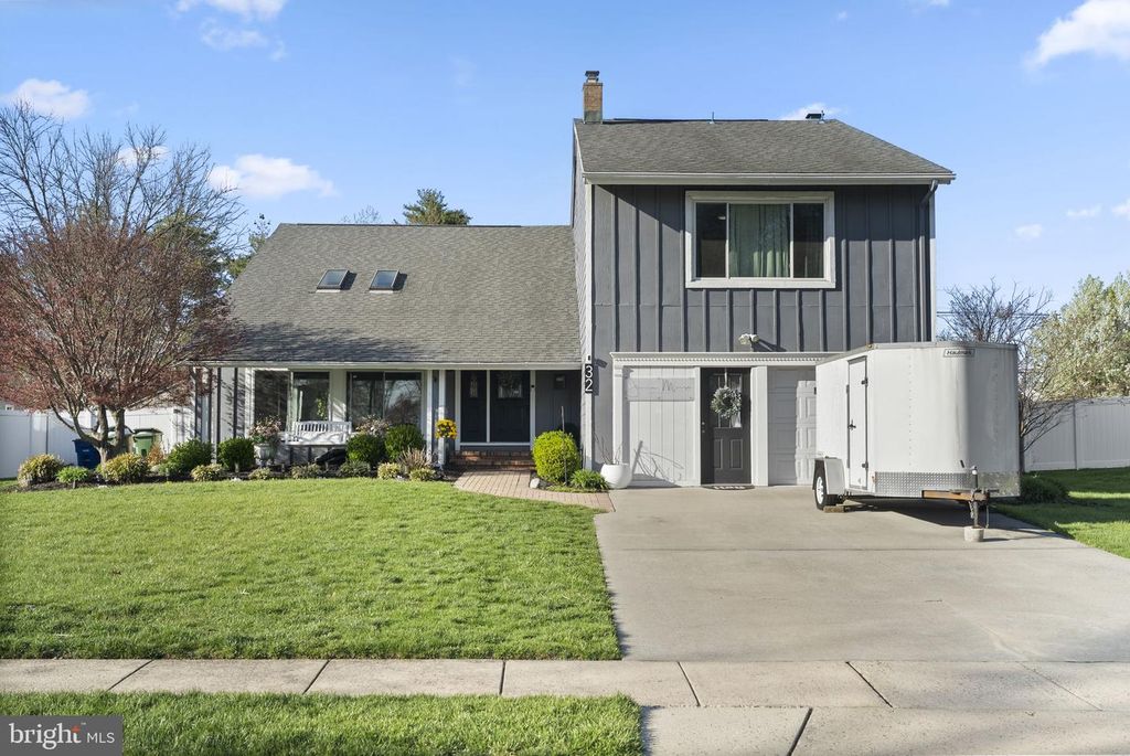 32 HARWOOD RD, Marlton, NJ 08053