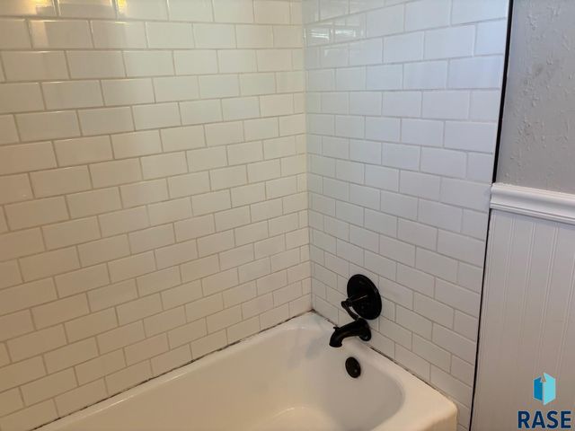 708 S Summit Ave Avenue, Sioux Falls, SD 57104