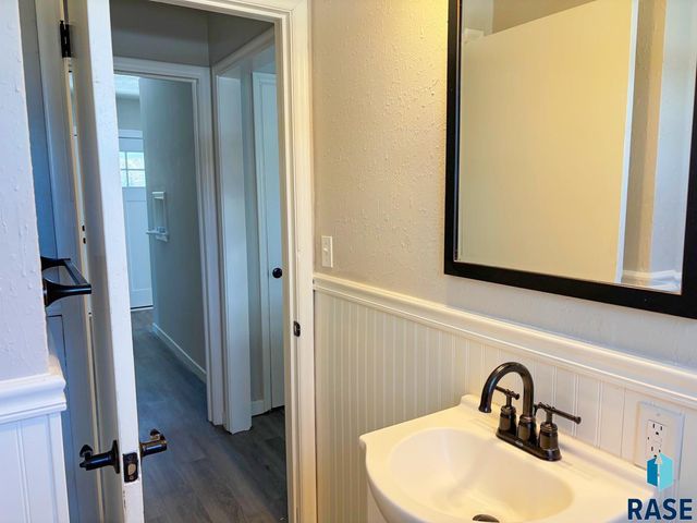 708 S Summit Ave Avenue, Sioux Falls, SD 57104