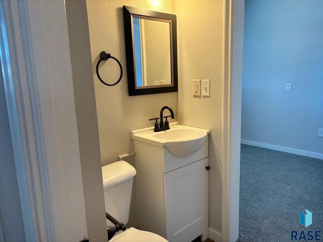 708 S Summit Ave Avenue, Sioux Falls, SD 57104