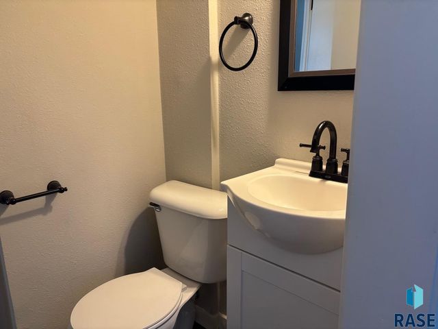 708 S Summit Ave Avenue, Sioux Falls, SD 57104