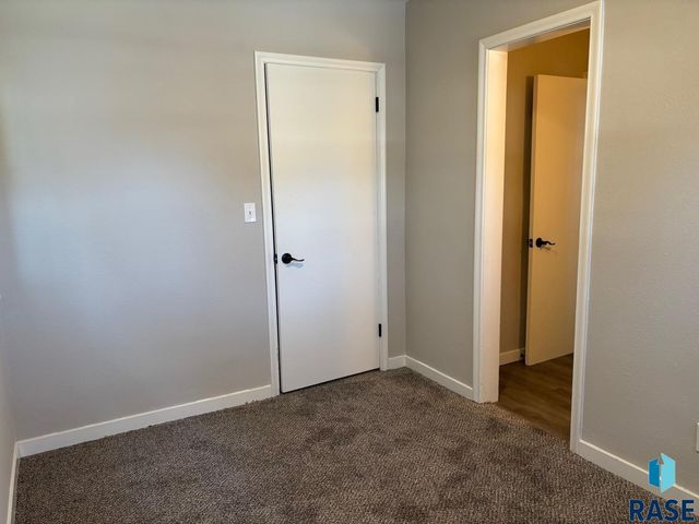 708 S Summit Ave Avenue, Sioux Falls, SD 57104