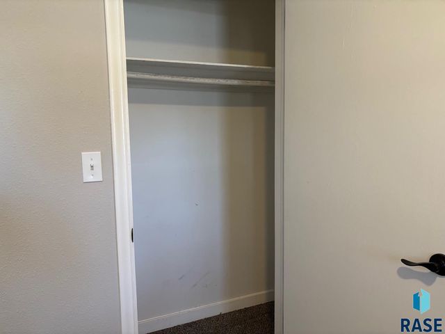 708 S Summit Ave Avenue, Sioux Falls, SD 57104