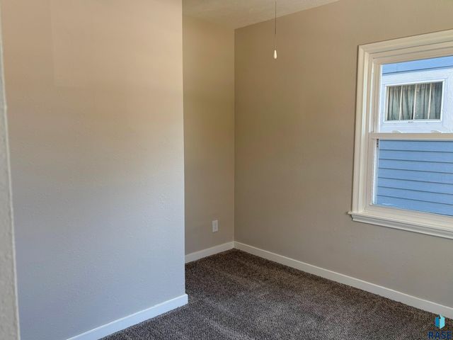 708 S Summit Ave Avenue, Sioux Falls, SD 57104