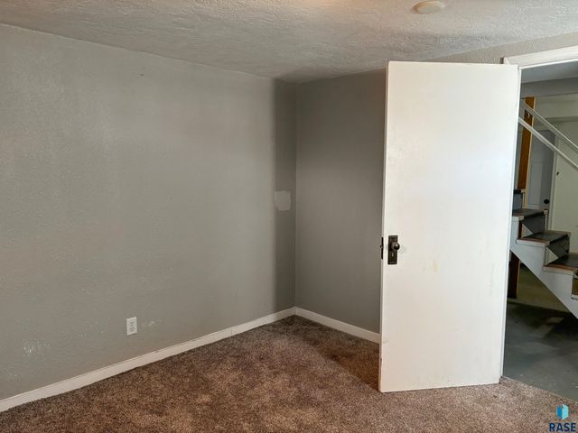 708 S Summit Ave Avenue, Sioux Falls, SD 57104