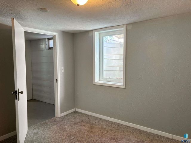 708 S Summit Ave Avenue, Sioux Falls, SD 57104