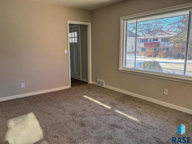 708 S Summit Ave Avenue, Sioux Falls, SD 57104