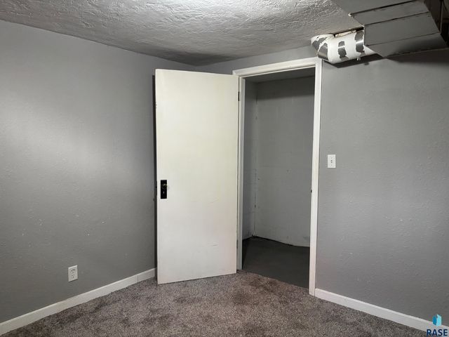 708 S Summit Ave Avenue, Sioux Falls, SD 57104