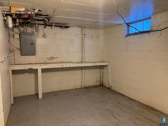 708 S Summit Ave Avenue, Sioux Falls, SD 57104