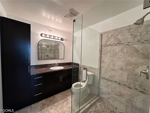 4266 Island CIR B, Fort Myers, FL 33919