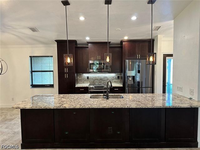 4266 Island CIR B, Fort Myers, FL 33919