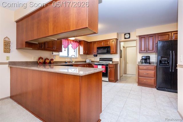 38344 Douglas Drive, Sterling Heights, MI 48310