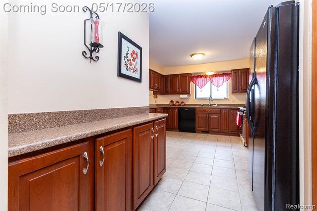 38344 Douglas Drive, Sterling Heights, MI 48310