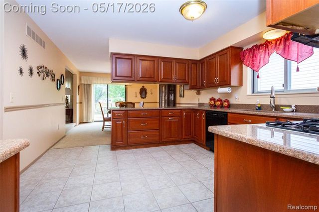 38344 Douglas Drive, Sterling Heights, MI 48310