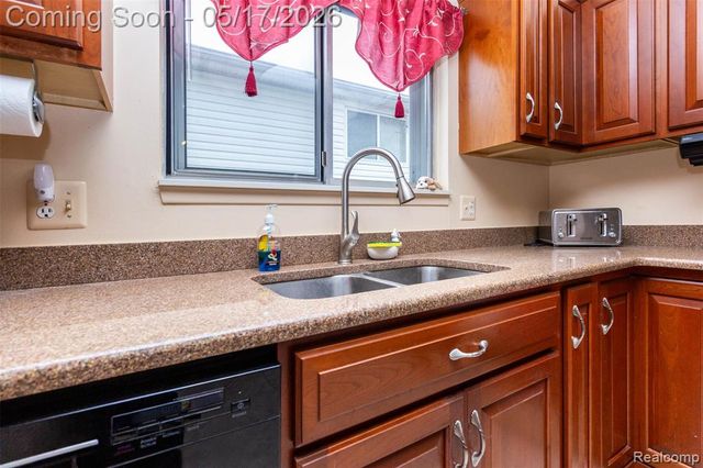 38344 Douglas Drive, Sterling Heights, MI 48310