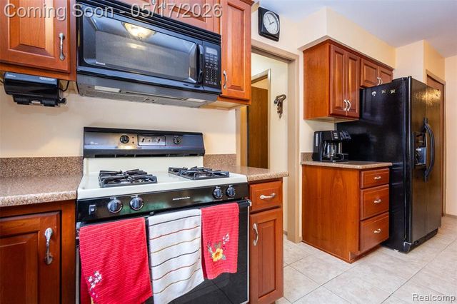 38344 Douglas Drive, Sterling Heights, MI 48310