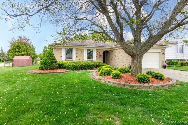 38344 Douglas Drive, Sterling Heights, MI 48310