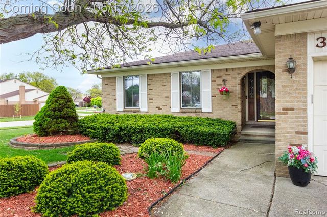 38344 Douglas Drive, Sterling Heights, MI 48310
