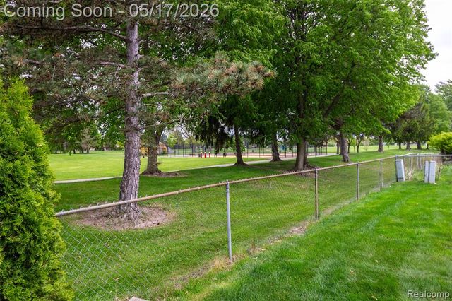 38344 Douglas Drive, Sterling Heights, MI 48310