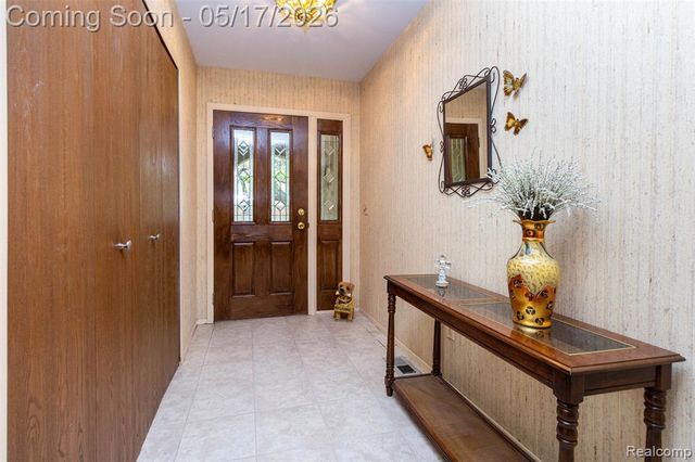 38344 Douglas Drive, Sterling Heights, MI 48310