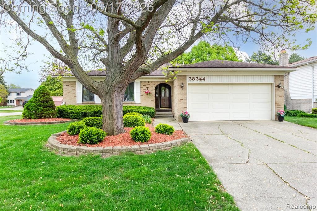 38344 Douglas Drive, Sterling Heights, MI 48310
