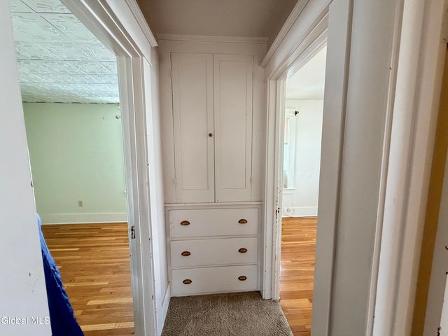 11 Crescent Avenue, Amsterdam, NY 12010