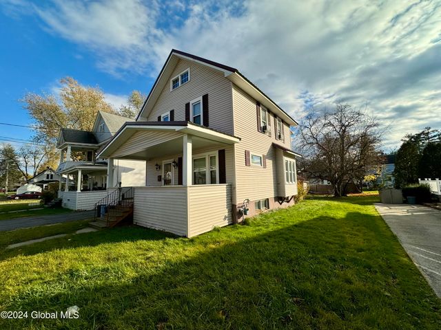 11 Crescent Avenue, Amsterdam, NY 12010