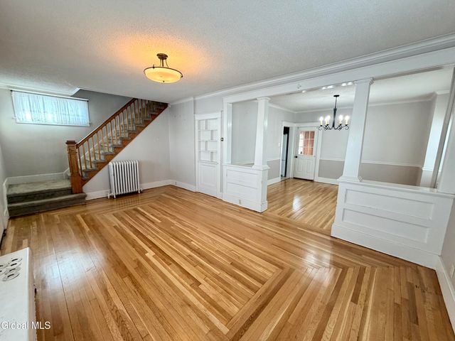 11 Crescent Avenue, Amsterdam, NY 12010